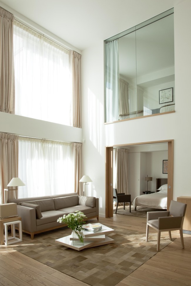 kim-kardashian-paris-hotel