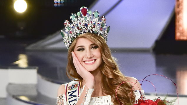 ¡Trifulca! Se metieron con Miss Venezuela 2015 en Internet y así les respondió