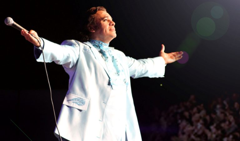 Artistas latinos le rinden homenaje al «Divo de Juárez» con: «A Juan Gabriel, amor eterno» ??