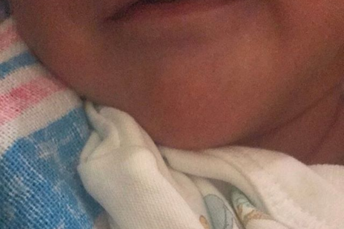 ¡En un descuido! «La Barbie» Myriam Abreu muestra a sus gemelitos ?