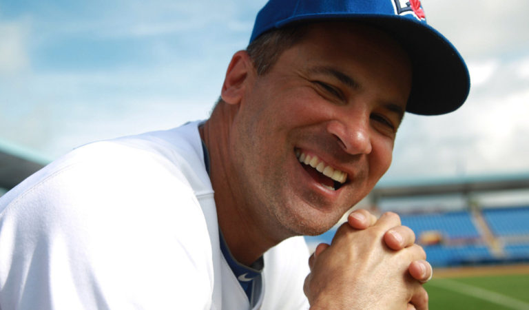 ¡No lo vas a creer! Esto fue lo que hizo Omar Vizquel en las calles de Caracas [VIDEO]