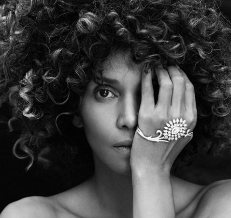 Halle Berry publicó una foto desnuda en IG y todo el mundo está alucinando