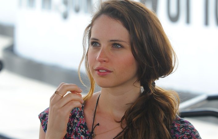 Felicity Jones protagonizará un film basado en «El lago de los cisnes»