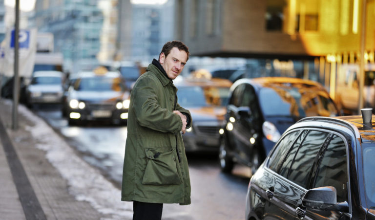 Michael Fassbender es acechado por un misterioso asesino en el film «The Snowman»