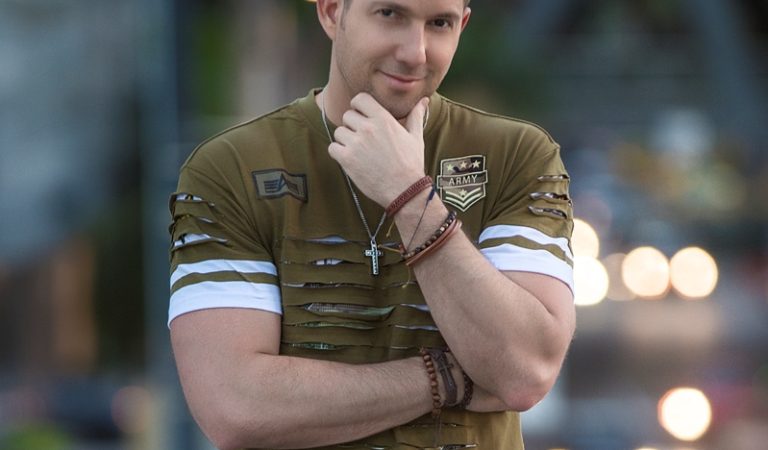 Gabo Parisi logró su quinto Primer Lugar consecutivo con su tema “Mía” ?