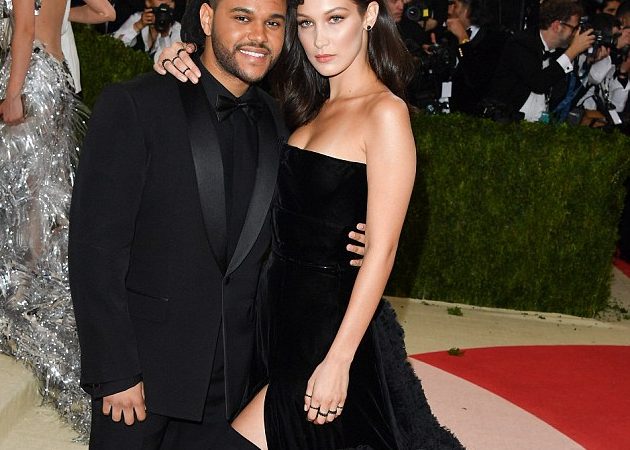 ¿Volvieron? Capturan a Bella Hadid viendo una foto de ella besándose con The Weeknd [FOTOS] ?