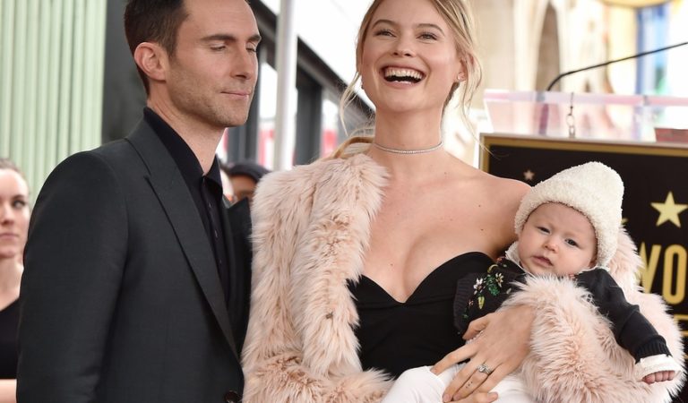 Adam Levine y Behati Prinsloo le dieron la bienvenida a su segunda hija