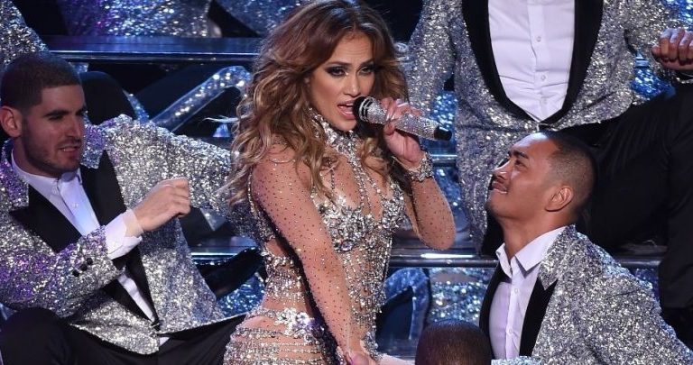 Jennifer López lució un exclusivo diseño del venezolano Alejandro Fajardo ?