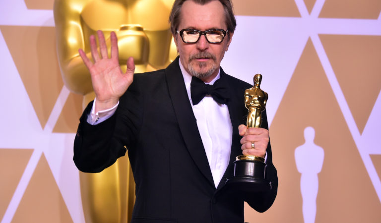 Oppenheimer: Gary Oldman confirma su aparición en una escena de la película bélica de Christopher Nolan