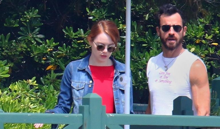 ¿Habrá un juju? Pillan a Justin Theroux y Emma Stone muy románticos en una cabaña