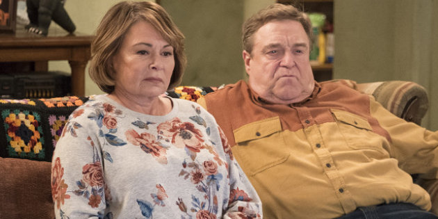 Cancelan la exitosa serie «Roseanne» tras comentario racista de su creadora ?