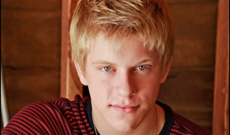 Hallan sin vida a joven actor de Modern Family