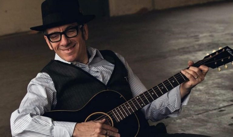 Elvis Costello suspende sus conciertos por padecer nuevamente de cáncer