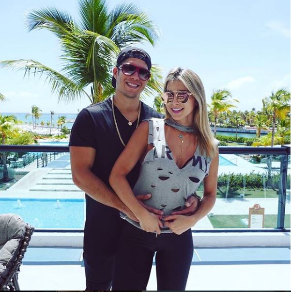 Chyno Miranda y Natasha Araos