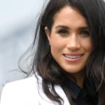 la duquesa de Sussex llamó la atención por volver a romper el estricto protocolo real de vestuario.