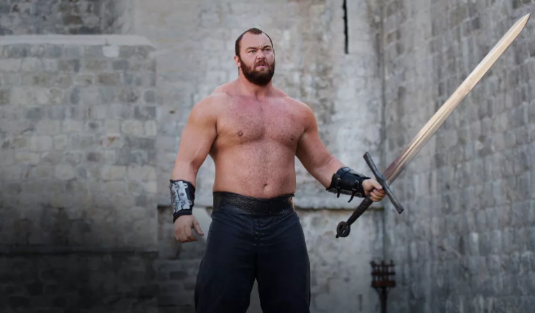 La Montaña de «Game Of Thrones» se casó con esta dulce y pequeñita mujer