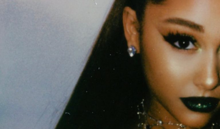 Ariana Grande volvió a las redes sociales y se defiende de quienes le dicen «frentona» ?