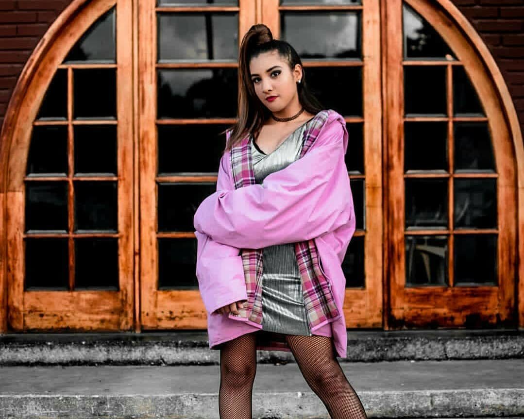 Valeria estrenó "Me Gustas"