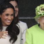 reina isabel madre meghan markle