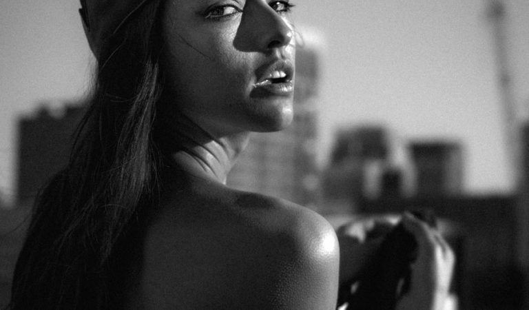 ¡Alerta HOT! La hija de Carlos Vives se desnudó en Instagram y las redes estallaron