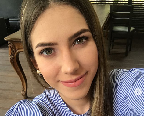 La Primera Dama Interina también le gusta la farándula y estas fotos lo confirman ?