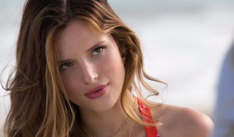 ¿Fue un accidente? A Bella Thorne se le «asomaron» las lolas por NO usar sostén [VIDEO]