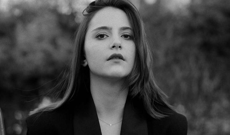 Filtran fotografías donde aparece desnuda una actriz de la serie Zoey 101 ??