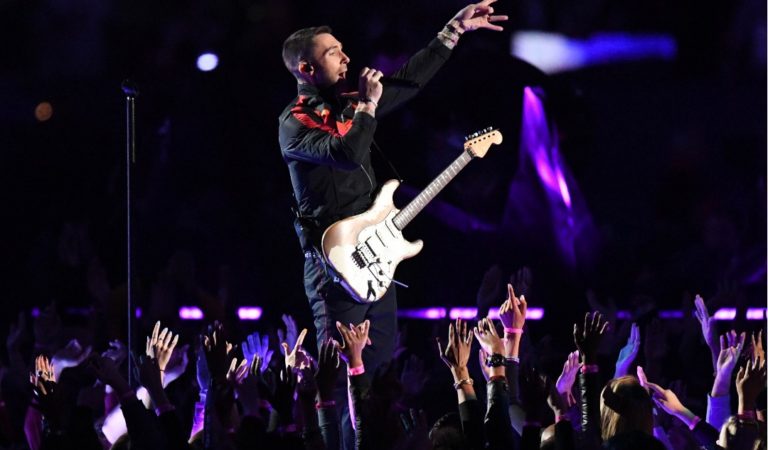 Así se vivió el «touchdown musical» de Maroon 5 en el medio tiempo del Super Bowl LIII [FOTOS]