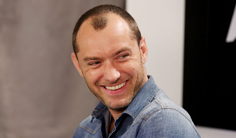 Jude Law podría ser el nuevo Capitán Garfío de Disney