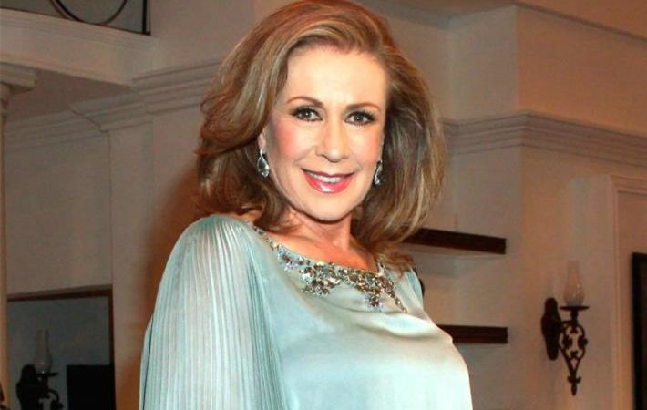 Laura Zapata publicó una foto sin maquillaje y las redes sociales estallaron ??