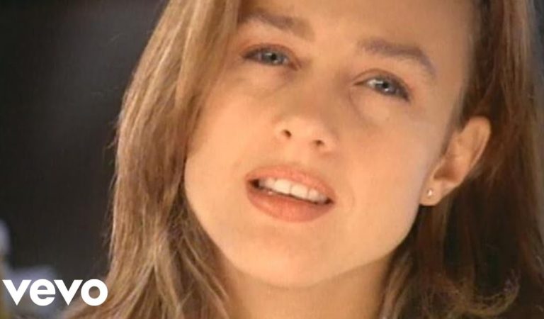 Fey la de «Azúcar Amargo» sorprendió a sus fanáticos con candente foto frente al espejo