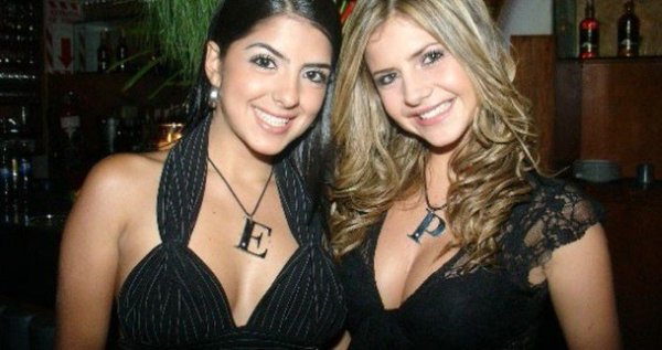 ¡DEOS MEO! Patricia y Erika Schwarzgruber presumen sus «cuerpesitos» en la playa