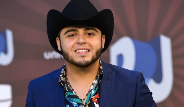El cantante de narcocorridos Gerardo Ortiz ahora está en la mira del FBI