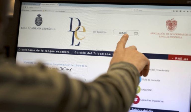 La RAE anunció que su versión en línea recibió más de 100 millones de visita en las últimas semanas ??