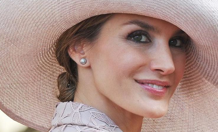 «La royal más fashion del mundo»: La reina Letizia y su buen vestir fueron reconocidos ??
