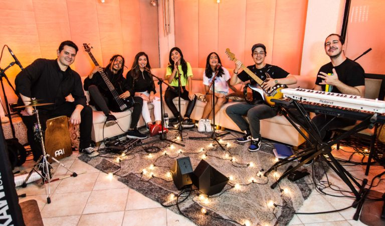 ¡El show continúa! En cuarentena: Glitch realizó su primer concierto «live» ??