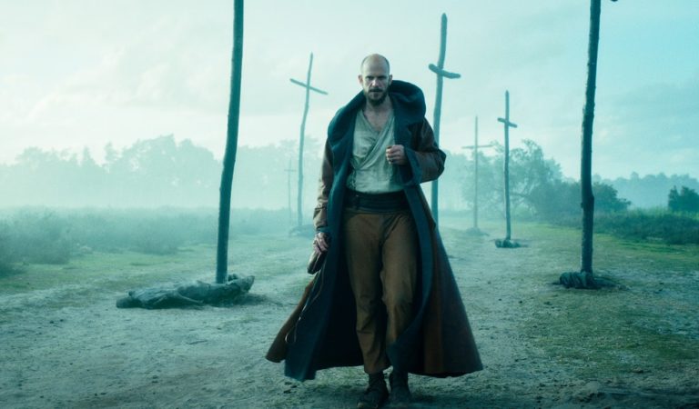 Maldita: Gustaf Skarsgard está dispuesto a seguir interpretando a Merlin en una segunda temporada