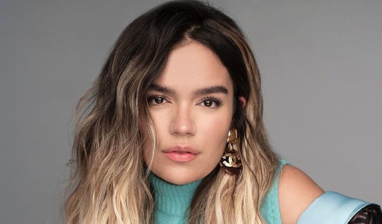 Karol G informó que ya no tiene coronavirus con una foto de un millón de likes