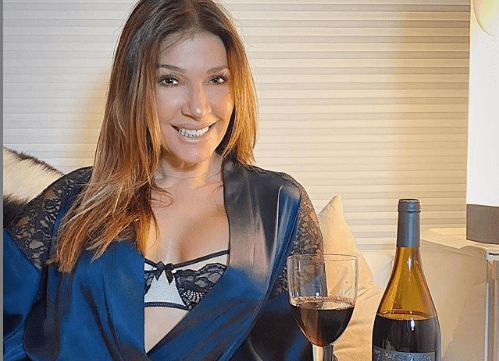 Catherine Fullop mostró sus atributos en una foto con ropa íntima ???