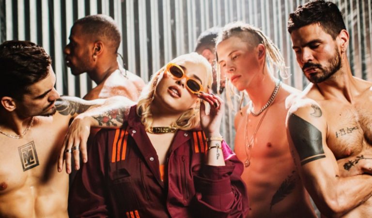 ¡Haciendo de las suyas! Elena Rose a cargo de la composición del hit del momento: «Pa’ ti», interpretado por JLo y Maluma