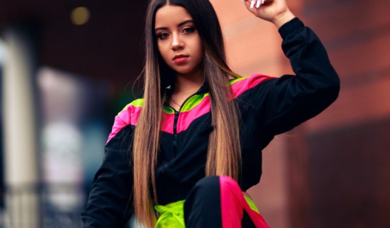 Con un cover de Farruko: Adri Nicol celebra el Mes de la Herencia Hispana ??