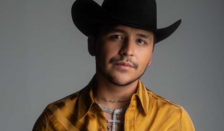 ¡Emocionado! Christian Nodal lanzó la versión deluxe de su álbum «AYAYAY!» ??