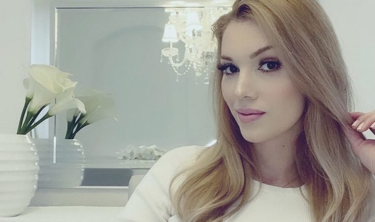 María Yanez Cosmetics ofrecerá todos sus productos por su sitio web ??