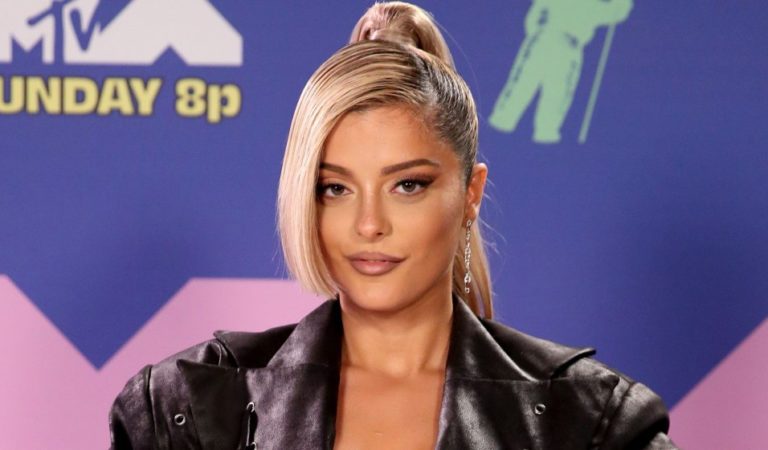 Bebe Rexha de estrenará cómo actriz en la película «Queenpins»