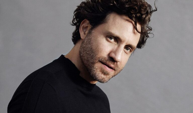 ¡Oh! Esta Kardashian podría estar coqueteándole a Edgar Ramírez ??