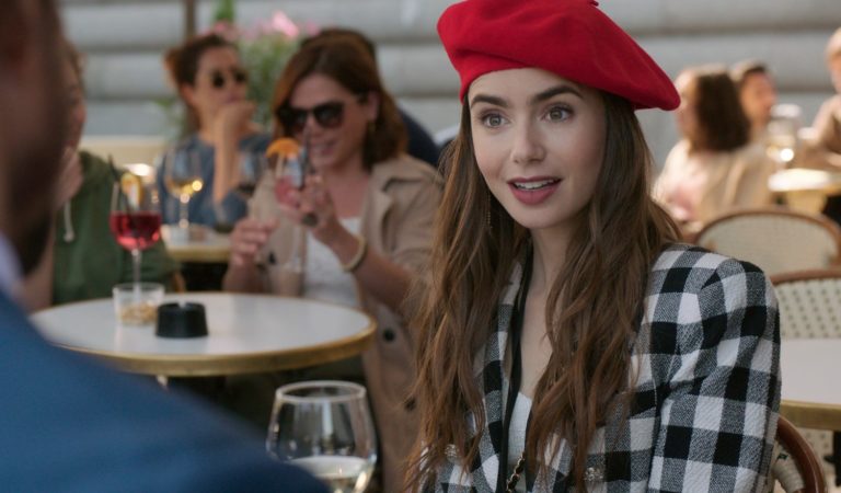 Netflix da luz verde a una segunda temporada de «Emily in Paris»