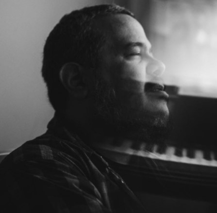 ¡Nuevo sencillo! Boston Rex invita a mirar su «Contenido de valor» ?❤️