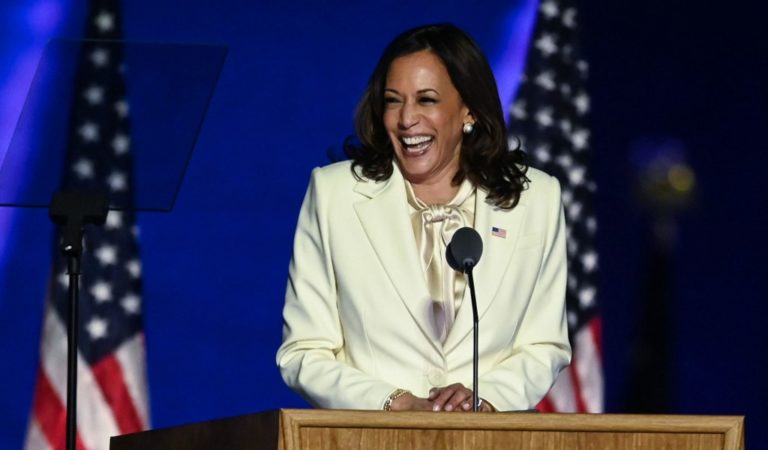 Kamala Harris vistió traje de Carolina Herrera en su primer discurso ???