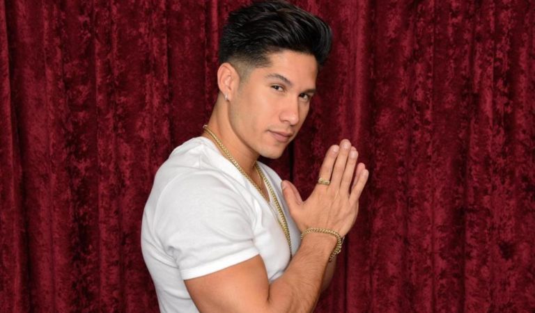 Chyno Miranda busca su pronta recuperación y se traslada en silla de ruedas a sus terapias ??