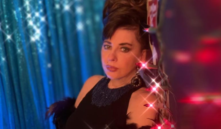 Mimí Lazo se convierte en la reina de zoom con su ciberteatro ??